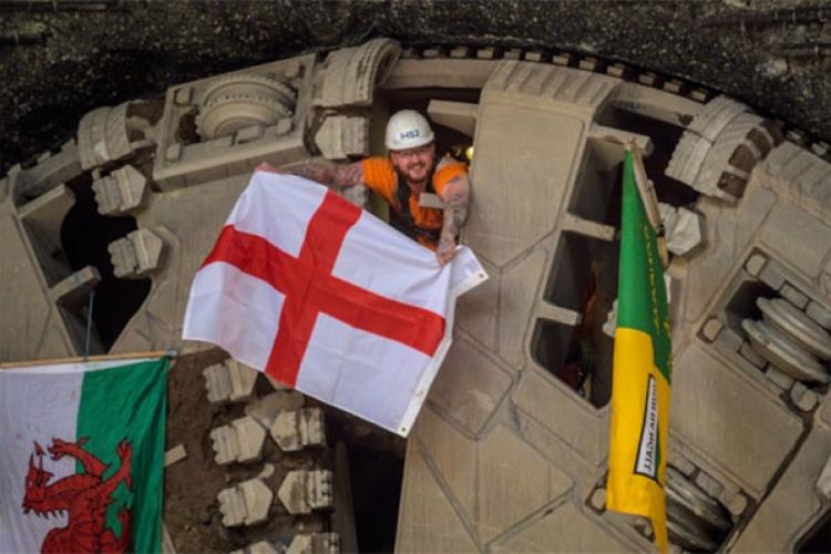 HS2 celebrates final Birmingham tunnel breakthrough HS2 celebrates final Birmingham tunnel breakthrough